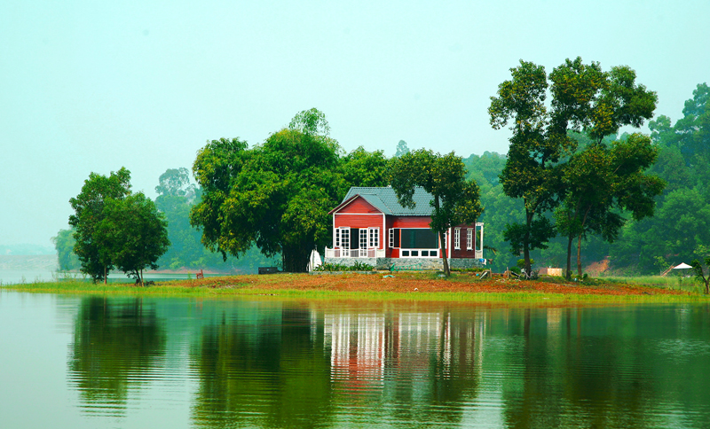 THE TOURIST ATTRACTIONS NEAR HANOI ON THE SEPTEMBER 2ND