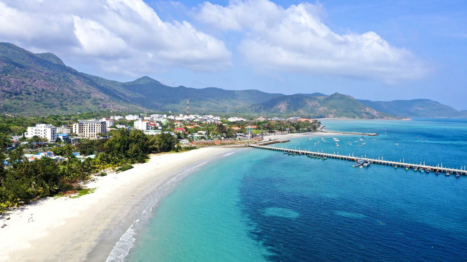 Three Vietnamese Destinations Shine with ASEAN Clean Tourist City Awards 2024