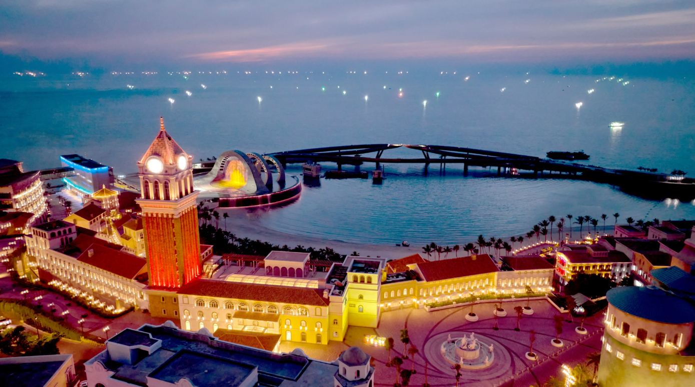 Phu Quoc sets world record for ‘Kiss of the Sea’ show