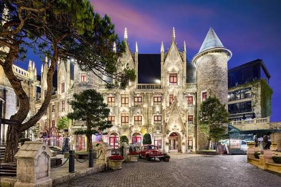 Golden Hand Bridge in Vietnam at Ba Na Hills, Da Nang – An Iconic Must-Visit Landmark